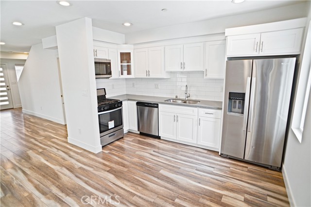 Detail Gallery Image 5 of 29 For 803 N Kingsley Dr, Los Angeles,  CA 90029 - – Beds | – Baths
