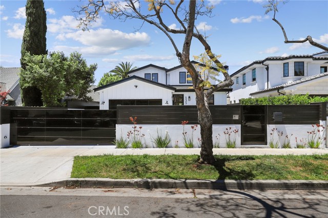535 N Sierra Bonita Avenue, Los Angeles CA: https://media.crmls.org/medias/7e797685-e561-4309-b2b1-5e785d22fb81.jpg