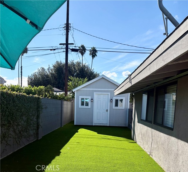 19836 Hamlin Street photo 21