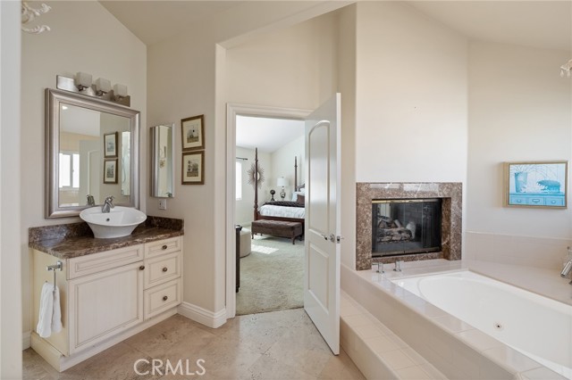 Primary Suite Bathroom