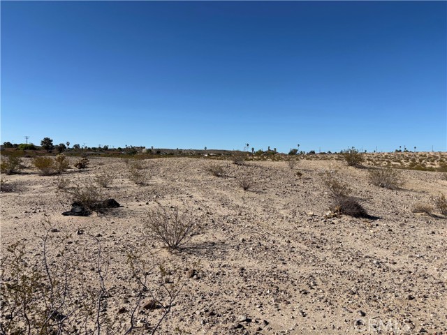 1 Morongo Road, 29 Palms CA: https://media.crmls.org/medias/7e7b2384-d23d-43cd-a788-9ac5fd76e73d.jpg