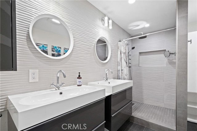 Detail Gallery Image 20 of 39 For 12835 Titian Ave, Granada Hills,  CA 91344 - 3 Beds | 2 Baths