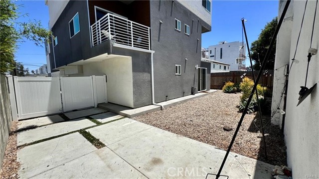 5635 Klump Avenue photo 36