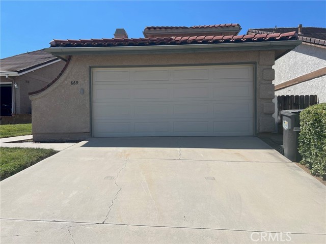 Detail Gallery Image 1 of 1 For 869 Devon Ct, Simi Valley,  CA 93065 - 3 Beds | 2/1 Baths