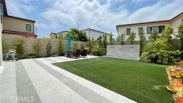 94 Interstellar, Irvine CA: https://media.crmls.org/medias/7e7cbd38-45f2-48b2-b584-24248389d4d8.jpg