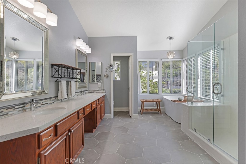 MLS #OC25218182 image #35