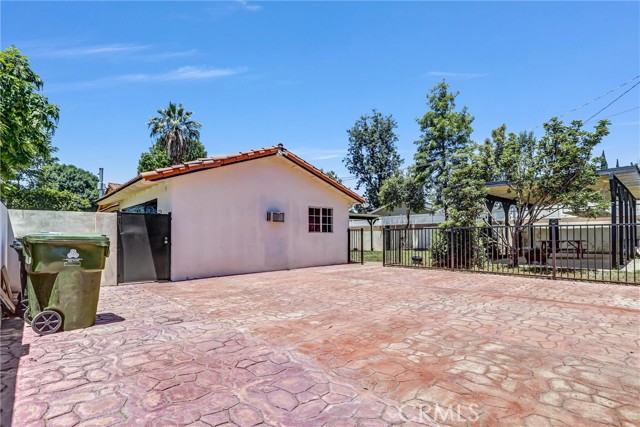 7836 Hanna Avenue, Canoga Park CA: https://media.crmls.org/medias/7e7d242a-8976-459b-8e4b-3b36cf167d28.jpg