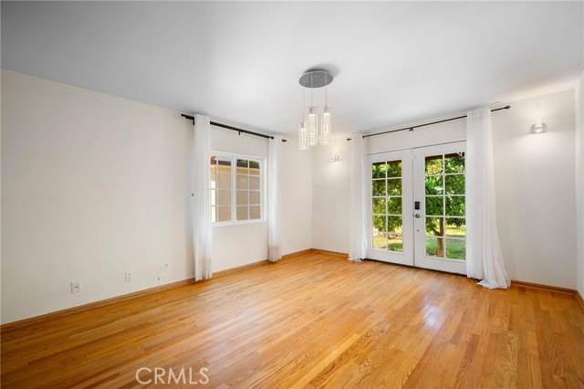 2225 East Glenoaks Boulevard photo 20