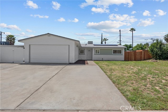 Detail Gallery Image 2 of 31 For 1442 Blythe Ave, Highland,  CA 92346 - 3 Beds | 1/1 Baths