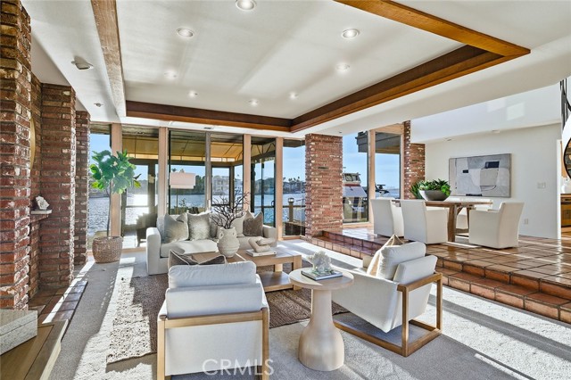 Image 4 of 47 For 16611 Carousel Lane