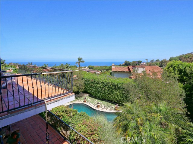 345 Palos Verdes W Drive, Palos Verdes Estates CA: https://media.crmls.org/medias/7e8144e5-1fca-40cc-bf39-a2265669f0cf.jpg