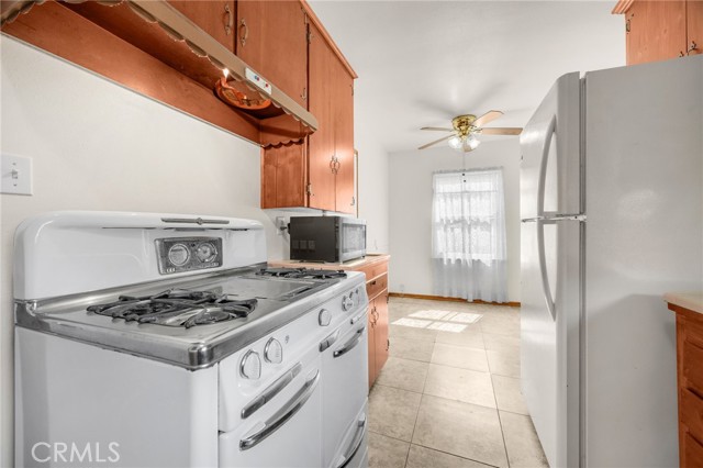 2100 W Valencia Drive, Fullerton CA: https://media.crmls.org/medias/7e815f0f-6ea6-4d4d-a061-9995fd675acc.jpg