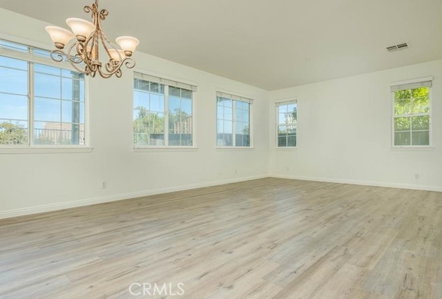 Detail Gallery Image 7 of 12 For 11268 Price, Loma Linda,  CA 92354 - 6 Beds | 3/1 Baths