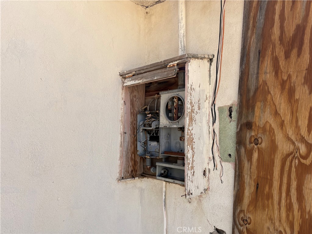 https://media.crmls.org/medias/7e819147-ad20-4c0e-88ab-0ebffe05a810.jpg?preset=X-Large
