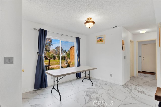 Detail Gallery Image 22 of 54 For 9788 9th Ave, Hesperia,  CA 92345 - 3 Beds | 3 Baths