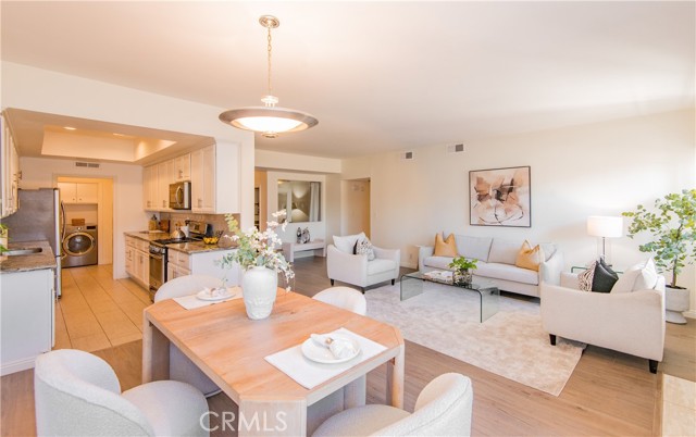 Detail Gallery Image 3 of 11 For 1739 Federal Ave #204,  Los Angeles,  CA 90025 - 2 Beds | 2 Baths