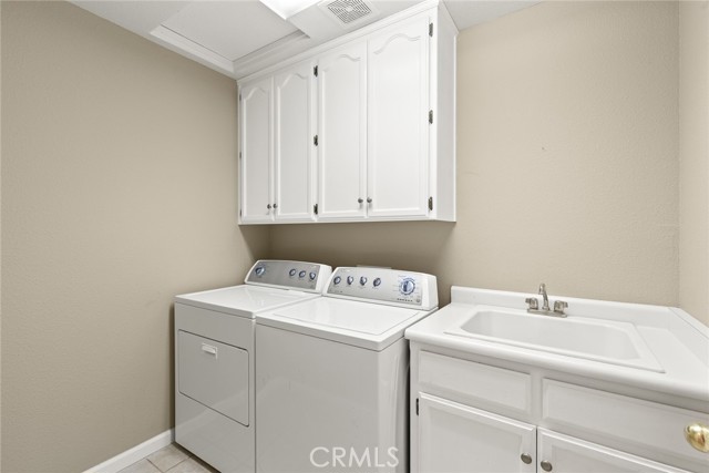 3049 Coach Lite Drive, Chico CA: https://media.crmls.org/medias/7e83ce86-c132-47b8-8b00-dda57eda815d.jpg