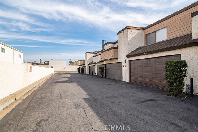 Detail Gallery Image 30 of 38 For 9682 Walker Ct #35,  Cypress,  CA 90630 - 2 Beds | 2/1 Baths