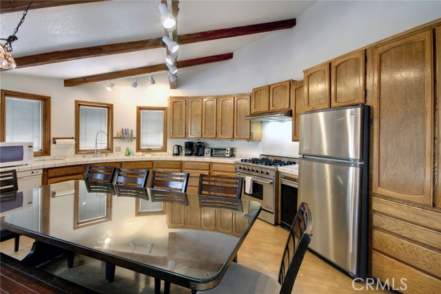Detail Gallery Image 13 of 34 For 520 Pinewood Ct, Big Bear City,  CA 92314 - 3 Beds | 2/1 Baths