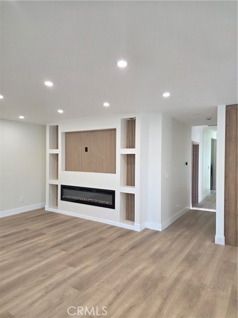 Detail Gallery Image 2 of 14 For 254 W Santa Anita, Burbank,  CA 91502 - 3 Beds | 3 Baths