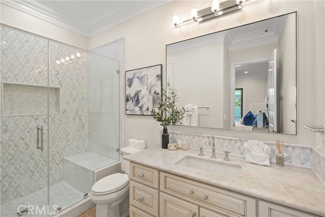 Detail Gallery Image 27 of 42 For 39055 N Shore Dr, Fawnskin,  CA 92333 - 6 Beds | 6/1 Baths