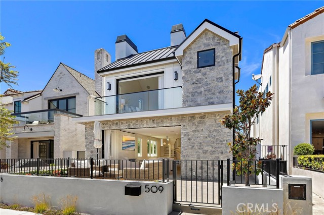 Detail Gallery Image 44 of 49 For 509 Carnation, Corona Del Mar,  CA 92625 - 3 Beds | 3/1 Baths