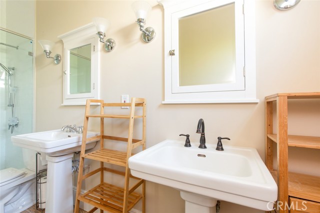 1417 Monterey Avenue, Monrovia CA: https://media.crmls.org/medias/7e893668-73fa-4ce9-81c6-cb9d7b4949b5.jpg