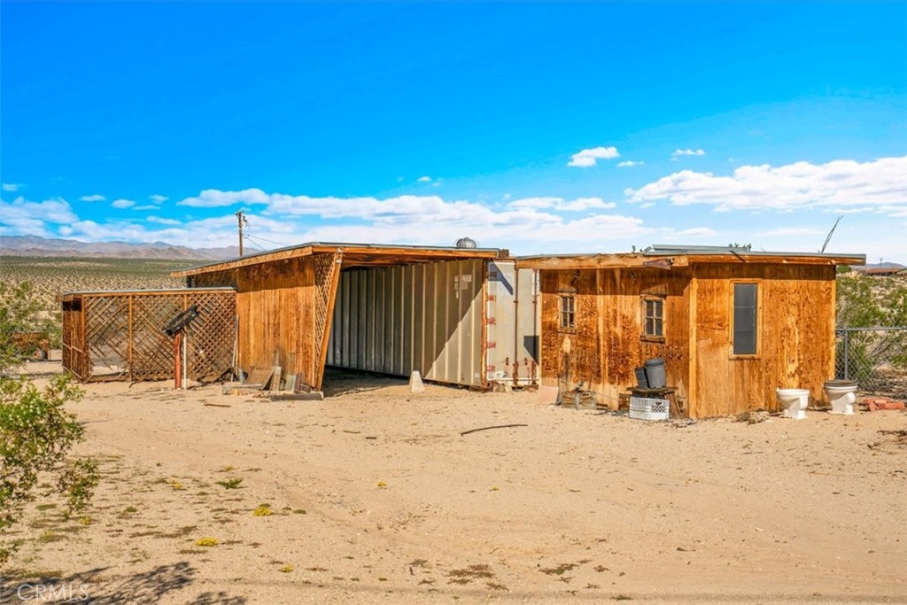 https://media.crmls.org/medias/7e89627b-54dd-407b-adf0-8bfc3cd391b6.jpg?preset=X-Large