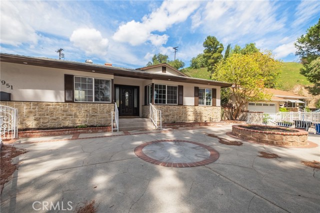 9951 Glencrest photo 4