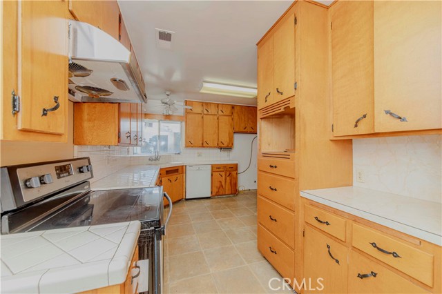 7236 Hellman Avenue, Rancho Cucamonga CA: https://media.crmls.org/medias/7e8a0290-d9da-4de4-b412-1ad67f60819b.jpg