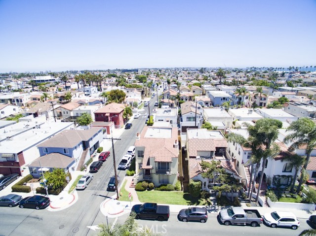 132 St Joseph Avenue, Long Beach CA: https://media.crmls.org/medias/7e8a02eb-a24f-4b93-8f9b-8363e2369604.jpg