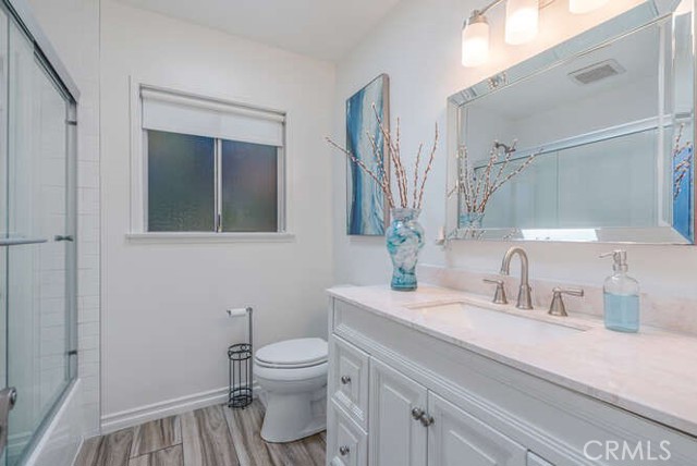Detail Gallery Image 16 of 26 For 6551 De Celis, Lake Balboa,  CA 91406 - 3 Beds | 2 Baths