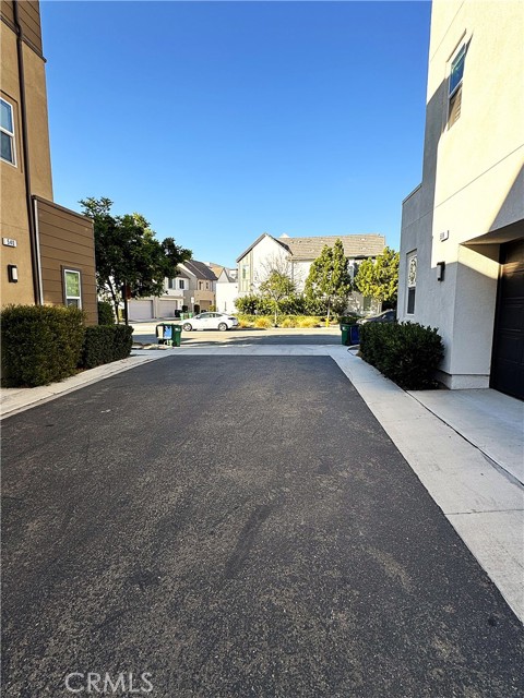 542 Cultivate, Irvine CA: https://media.crmls.org/medias/7e8b7026-2556-42c3-8f37-9f211a5ce195.jpg