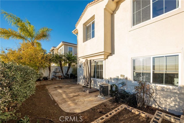 Detail Gallery Image 15 of 33 For 24332 Lorenzo, Valencia,  CA 91355 - 3 Beds | 3 Baths