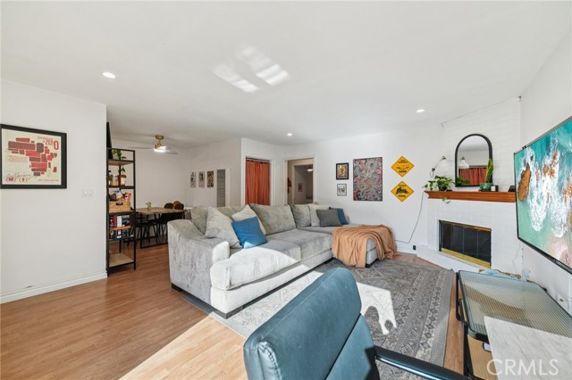 Detail Gallery Image 8 of 19 For 1001 W Stevens #318,  Santa Ana,  CA 92707 - 2 Beds | 1 Baths