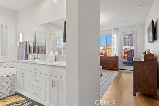 Detail Gallery Image 23 of 51 For 7702 Canyon Trail Ave, Bakersfield,  CA 93313 - 4 Beds | 2/1 Baths