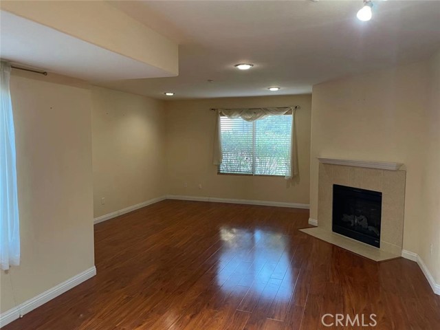 Detail Gallery Image 6 of 22 For 2463 Oswego St #109,  Pasadena,  CA 91107 - 3 Beds | 3/1 Baths