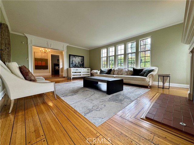 Detail Gallery Image 7 of 65 For 1149 Cordova Ave, Glendale,  CA 91207 - 5 Beds | 3 Baths