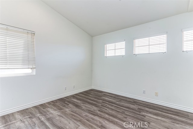 21 Centerstone Circle, Buena Park CA: https://media.crmls.org/medias/7e8cccb6-3329-4bd3-86f2-f07c18253d19.jpg