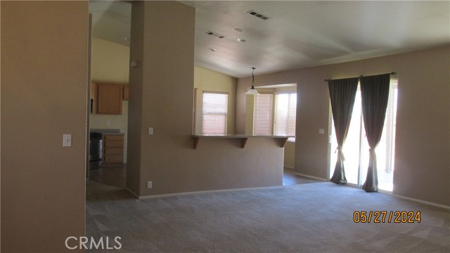 Detail Gallery Image 5 of 25 For 21280 Merlot Ln, Apple Valley,  CA 92308 - 4 Beds | 2 Baths