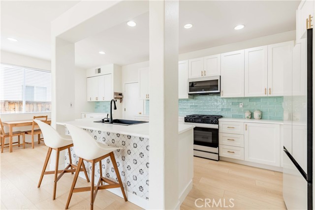 24520 Calle Estancia, Murrieta CA: https://media.crmls.org/medias/7e8d7fed-e7f9-42c9-b113-3ab7b1964ade.jpg