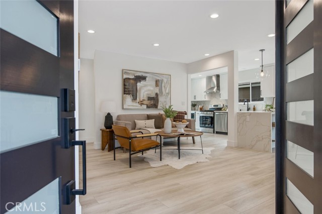 Detail Gallery Image 4 of 43 For 21140 Winterset Dr, Saugus,  CA 91350 - 4 Beds | 2 Baths