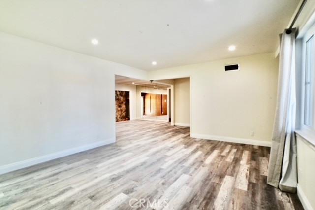 Detail Gallery Image 5 of 13 For 22148 Welby Way, Woodland Hills,  CA 91303 - 3 Beds | 2 Baths