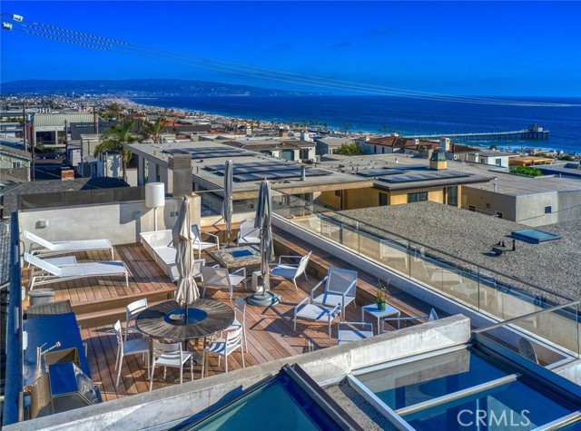 312 17th Street, Manhattan Beach, California 90266, 3 Bedrooms Bedrooms, ,3 BathroomsBathrooms,Residential,Sold,17th,SB22163645