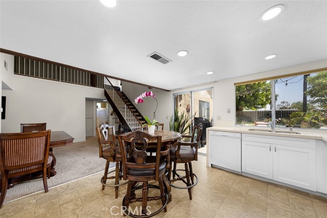 Detail Gallery Image 13 of 28 For 7206 Mimosa Dr, Carlsbad,  CA 92011 - 3 Beds | 2 Baths