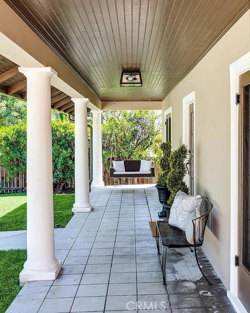 Detail Gallery Image 4 of 30 For 977 N Hill Ave, Pasadena,  CA 91104 - 3 Beds | 2 Baths