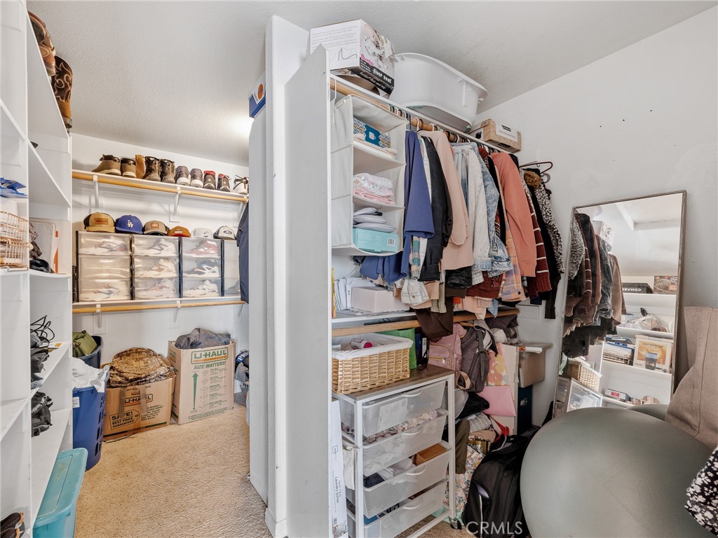 https://media.crmls.org/medias/7e8f2c5c-5f29-43e3-bdf4-ac9255d9c68e.jpg?preset=X-Large