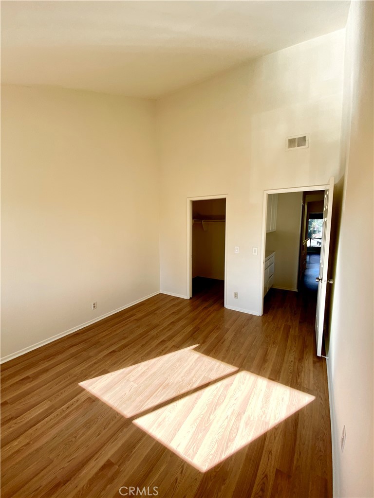 MLS #OC25227295 image #10