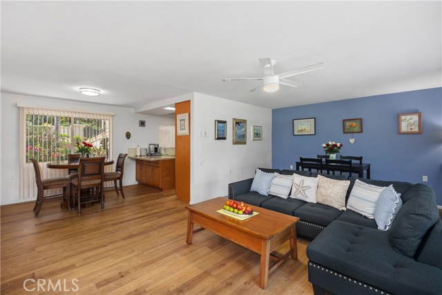 5472 Paseo Del Lago E, Laguna Woods CA: https://media.crmls.org/medias/7e8fac3a-f82c-49ca-b10a-966b9d6049e7.jpg