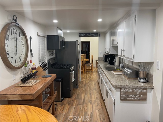 Detail Gallery Image 12 of 25 For 40172 Highland Rd., Big Bear Lake,  CA 92315 - 2 Beds | 1 Baths